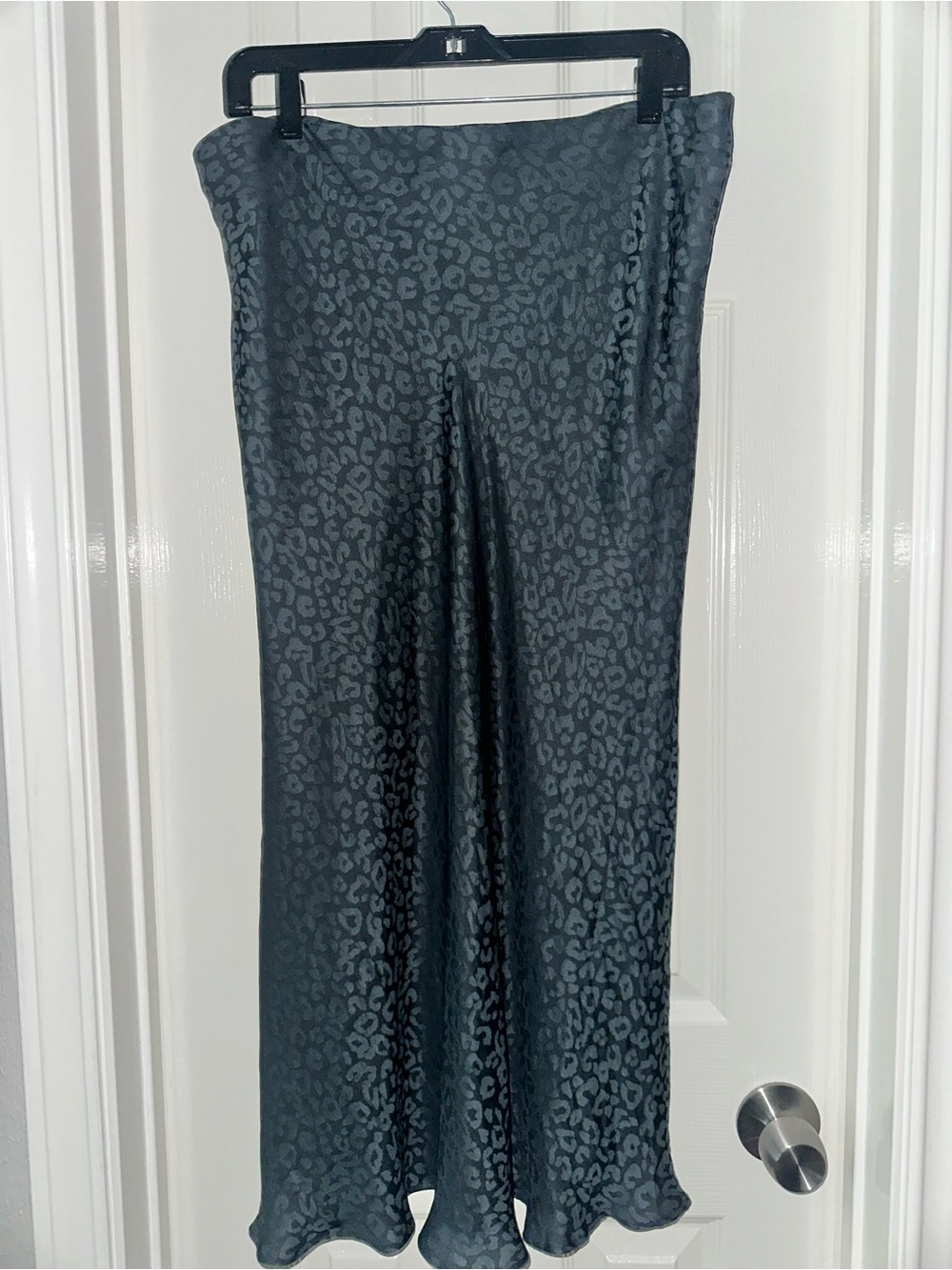 Banana Republic Dark Gray Leopard-Print Satin Midi Skirt